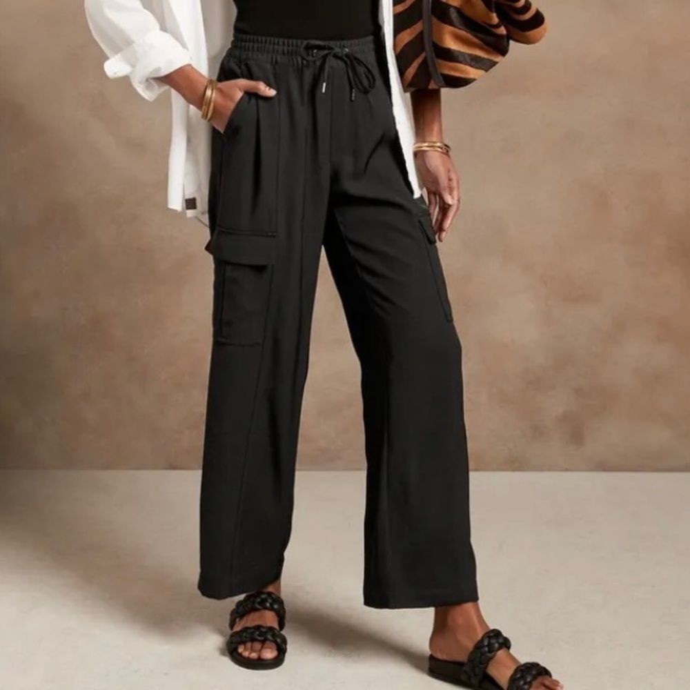 BANANA REPUBLIC High Wide Cargo Pant, Black, Size Large Tall